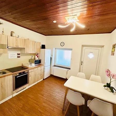 Apartment With Free Parking 5 Prag