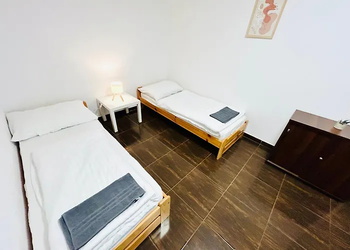 With Free Parking 5 Apartment Prag