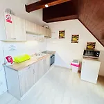 Apartment With Free Parking 5