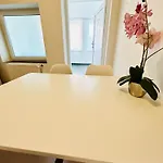 Apartment With Free Parking 5