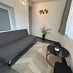 Apartment With Free Parking 5 Prague